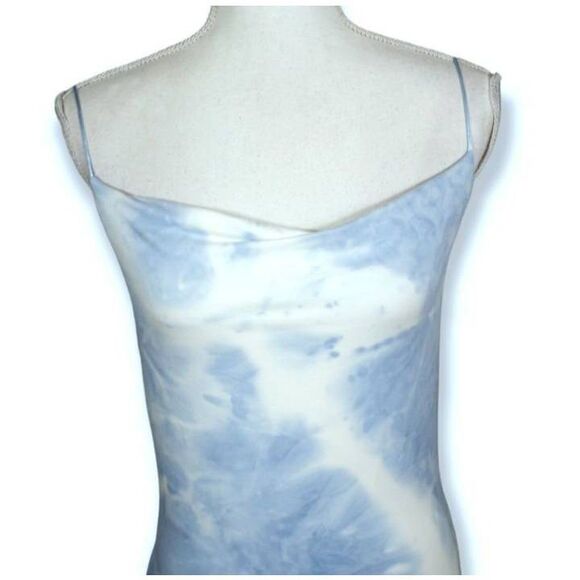 ZAFUL BLUE & WHITE TIE DYE SIDE SLITS COWL NECK CAMI MINI DRESS SZ.M NWT. - Picture 3 of 9